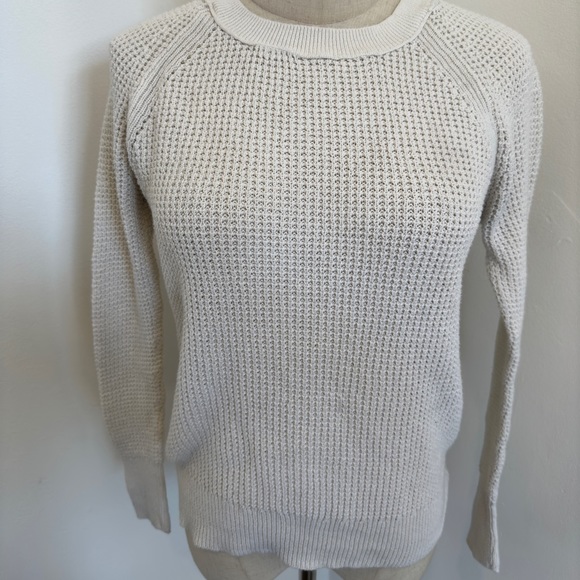 American Eagle Outfitters sweater! - Picture 2 of 8